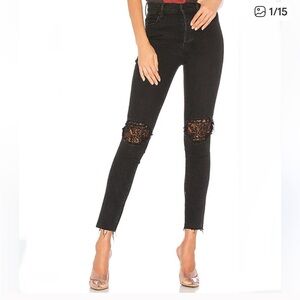 Mother Jeans The Super Stunner Ankle
Fray Baa Baa Black Sheep